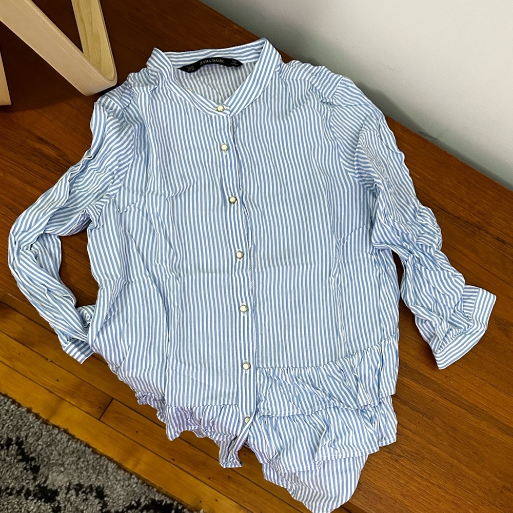 blue and white stripe buttondown with peplum hem 🤍🦋